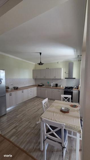 Casă cu 3 camere în Central