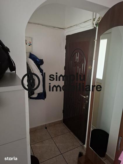 Apartament cu 3 camere în Craiovița Nouă