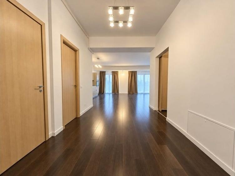 Apartament cu 4 camere în Nordului