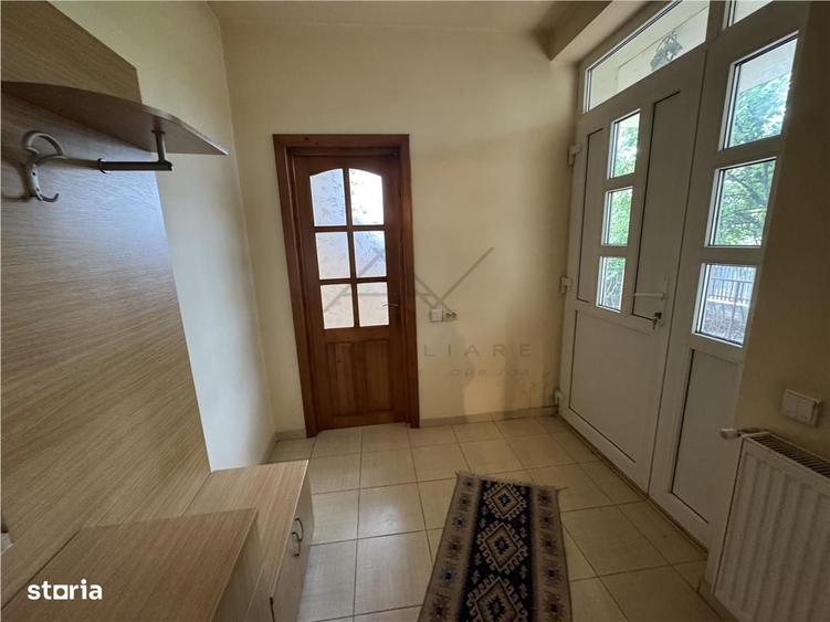 Casă cu 4 camere în Central