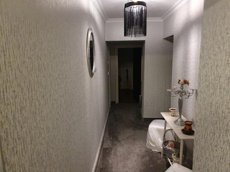 Apartament cu 4 camere decomandat în Unirii