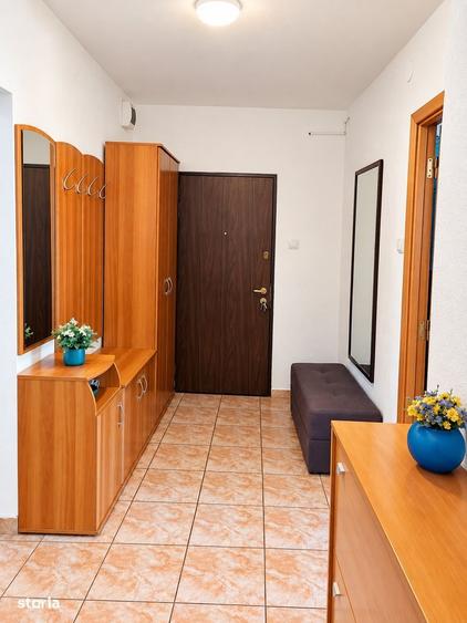 Apartament cu 3 camere decomandat în Nerva Traian