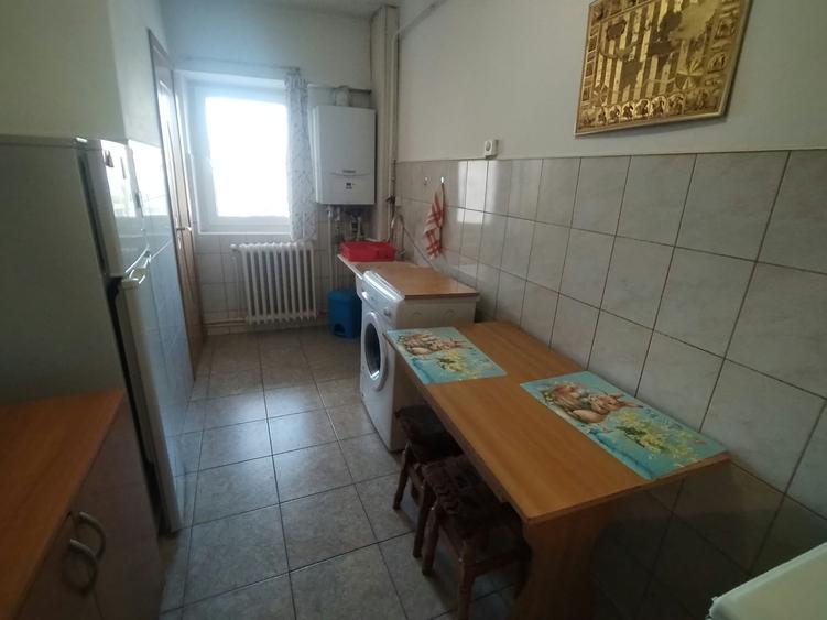 Apartament cu 2 camere decomandat în Centru Civic