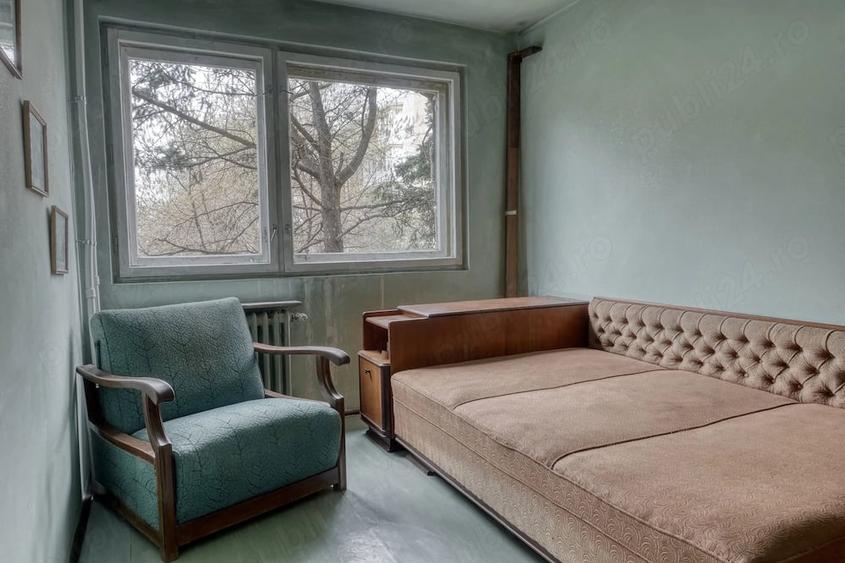 Apartament cu 3 camere semidecomandat în Gorjului