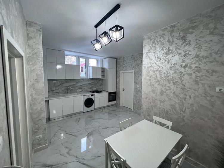 Apartament cu 2 camere decomandat în Central