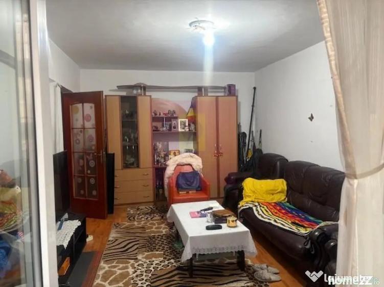 Apartament cu 3 camere decomandat în Morarilor