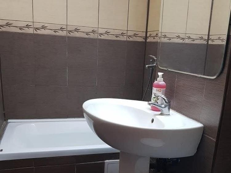Garsonieră decomandată în Sala Palatului