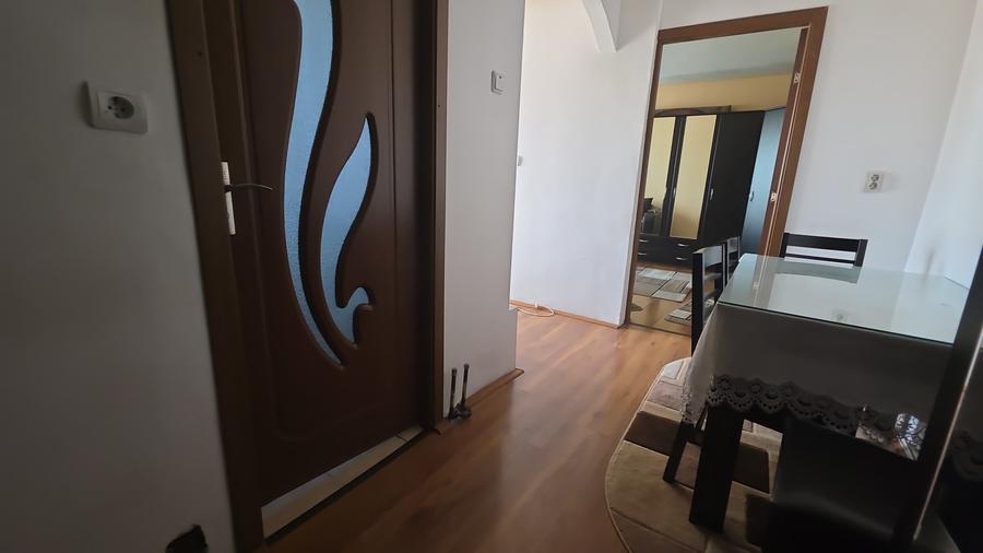 Garsonieră decomandată, mobilată în Crihala