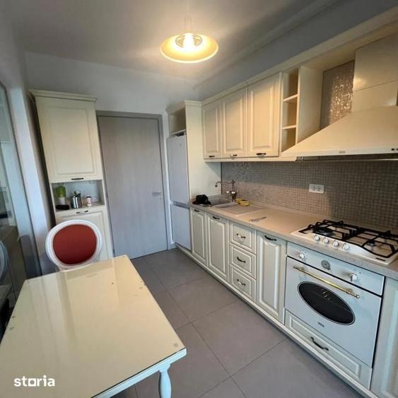 Apartament cu 2 camere, mobilat în Regie