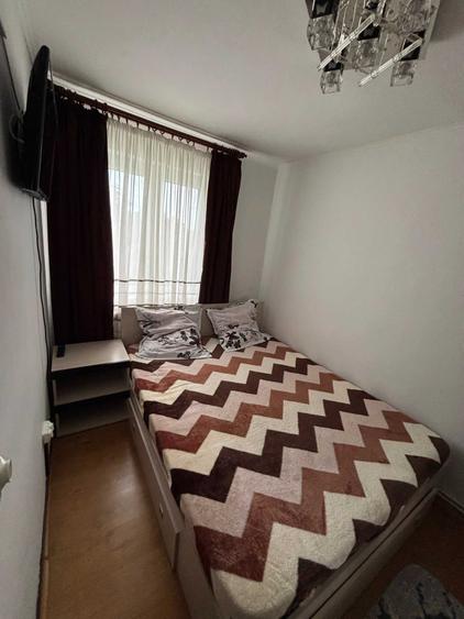 Inchiriez apartament 3 camere - 12