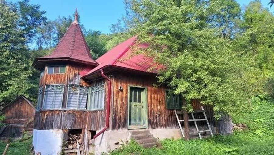 Casă cu Teren 30 Mp în Poșaga