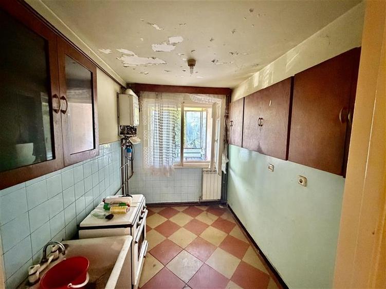 Apartament cu 3 camere decomandat în Tătărași