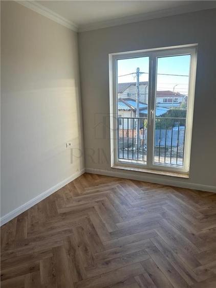 Duplex cu 4 camere cu Canalizare în Dumbrăvița