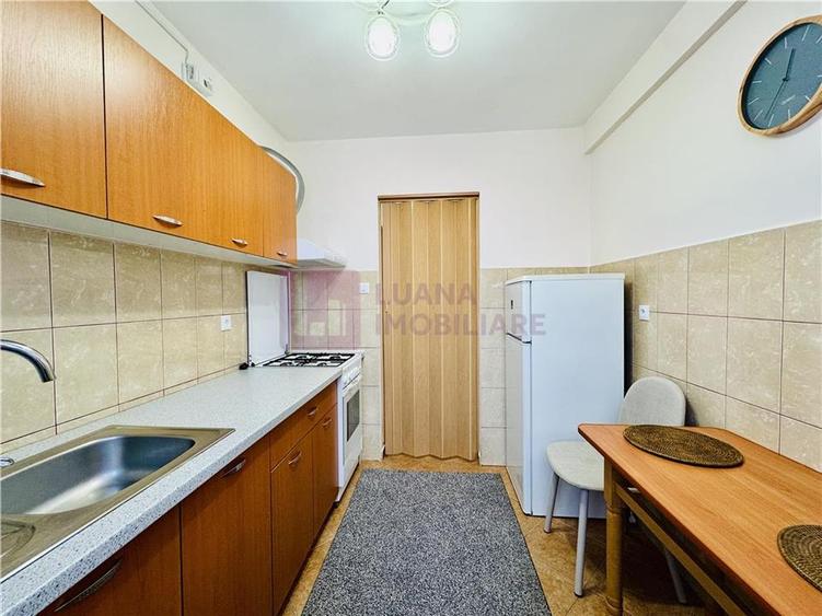 Apartament cu 2 camere semidecomandat, mobilat în Cedonia
