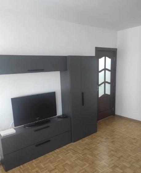 Apartament cu 2 camere semidecomandat, mobilat în Eroii Revoluției