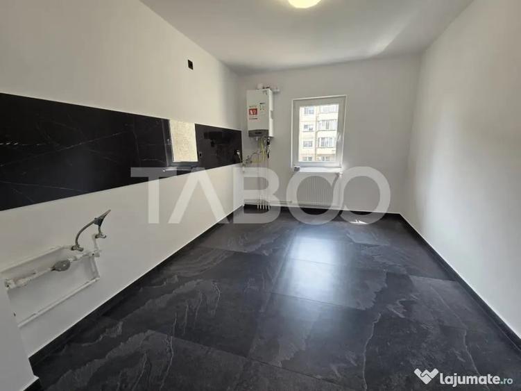 Apartament cu 4 camere decomandat în Central
