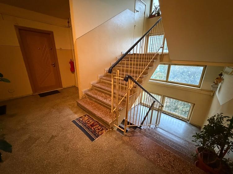 Apartament cu 2 camere decomandat în Titan