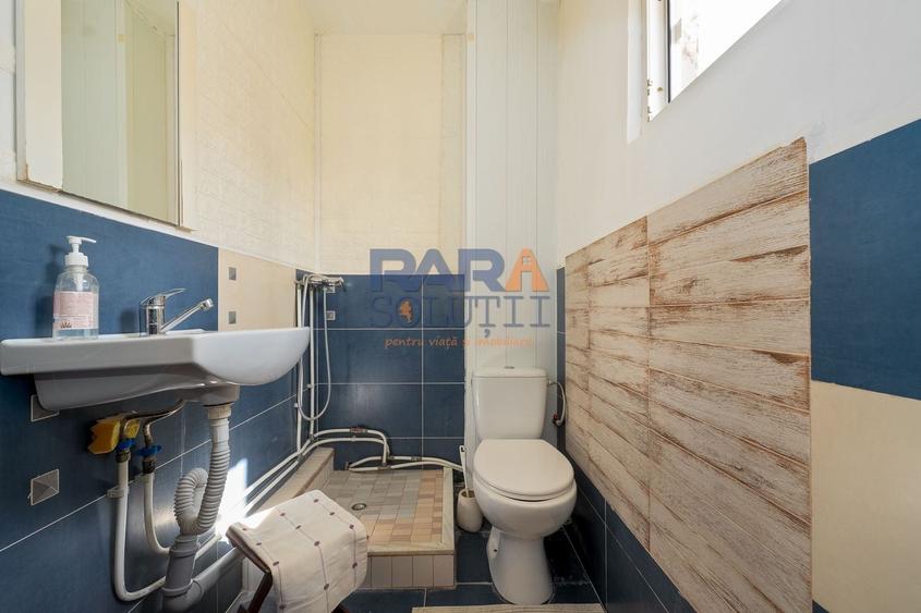 Casă individuală cu 6 camere cu Canalizare în Cotu Vameș