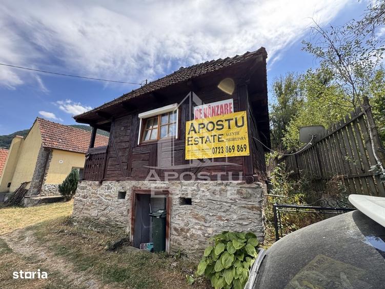 Casă cu 4 camere în Dăbâca