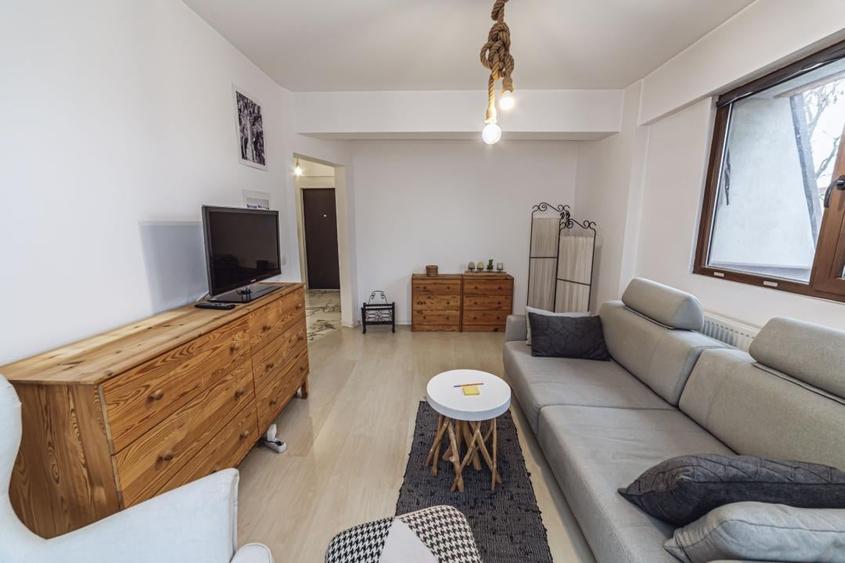 Apartament cu 2 camere decomandat, mobilat în Bucureștii Noi