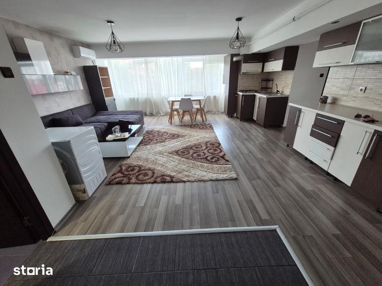 Apartament cu 3 camere semidecomandat în Nicolina