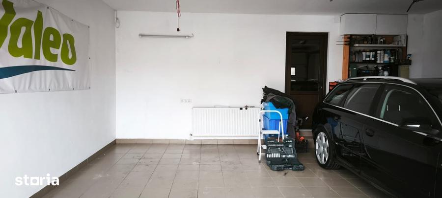 Casă cu 6 camere cu Teren 500 Mp în Criș