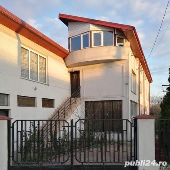 Casă cu 8 camere cu Teren 500 Mp în Jilava