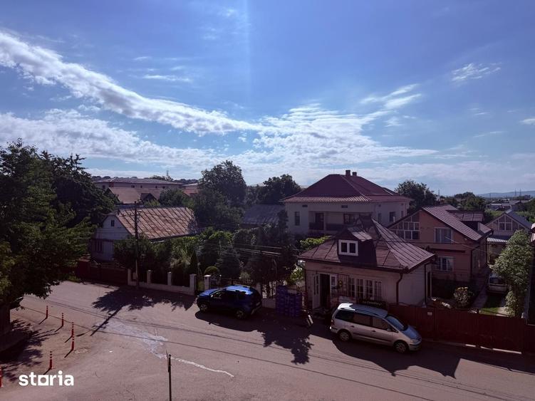 Apartament cu 3 camere decomandat în Burdujeni