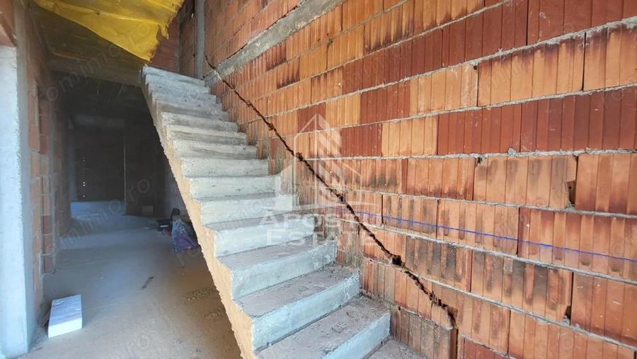 Casă cu 4 camere cu Teren 350 Mp în Giarmata