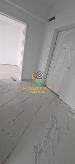 Apartament cu 3 camere semidecomandat în Berceni
