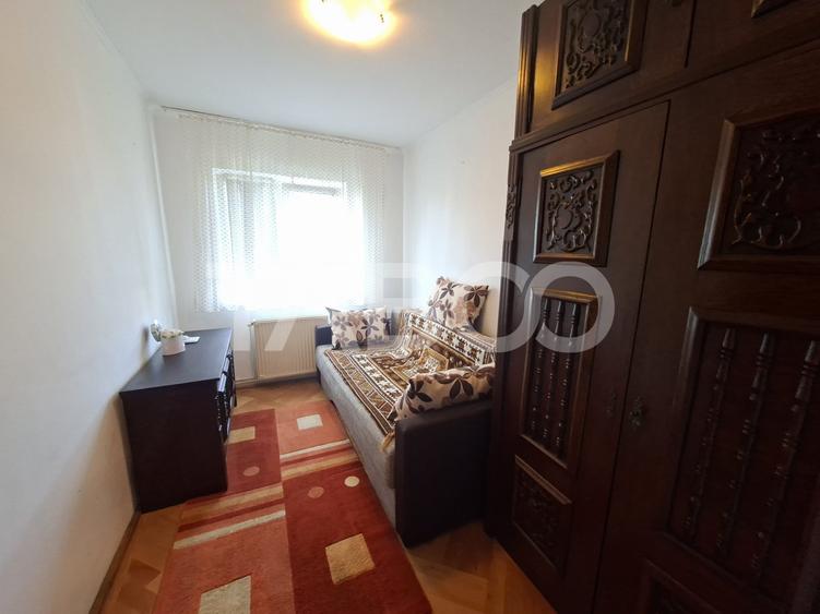 Apartament cu 3 camere decomandat, mobilat în Central