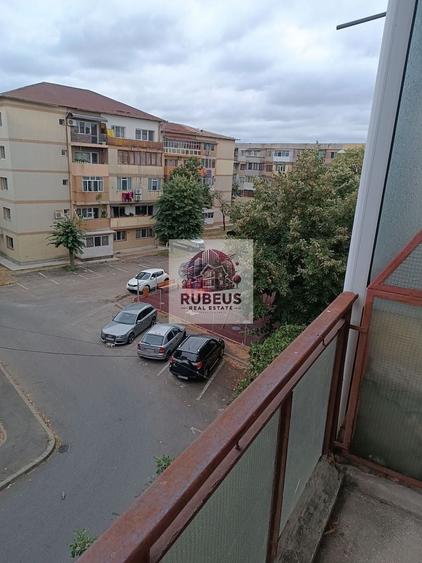 Apartament cu 3 camere decomandat, mobilat în Crihala