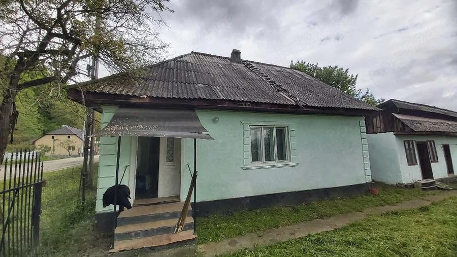 Casă cu Teren 1400 Mp în Coasta