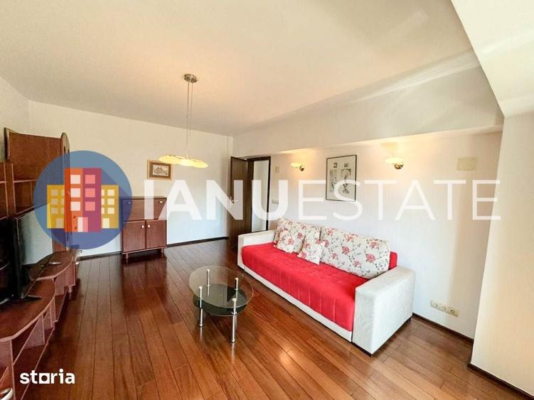Apartament cu 3 camere semidecomandat în Centrul Civic