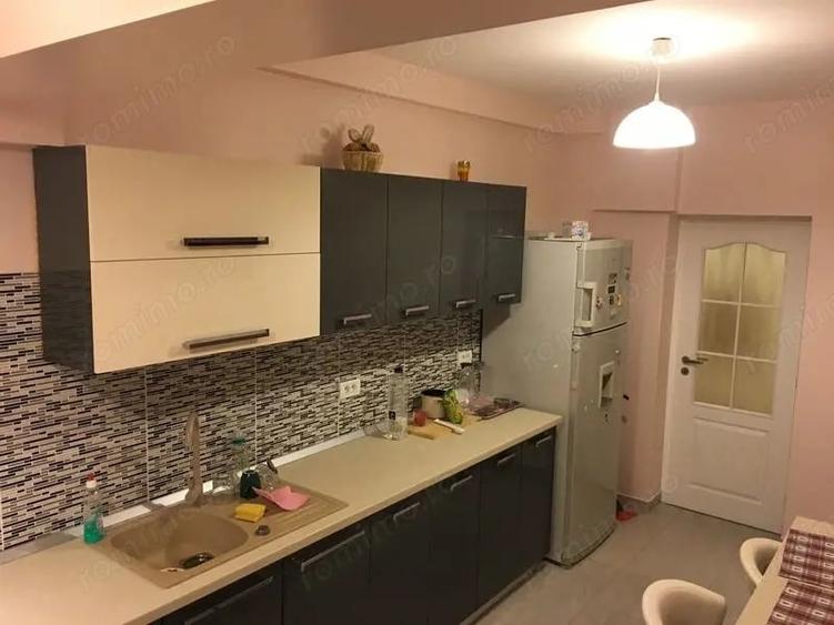 Apartament cu 3 camere decomandat în Prelungirea Ghencea