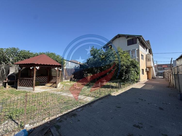 Casă cu 5 camere cu Teren 372 Mp în Central