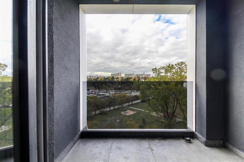 Apartament cu 3 camere semidecomandat, mobilat în Gheorgheni