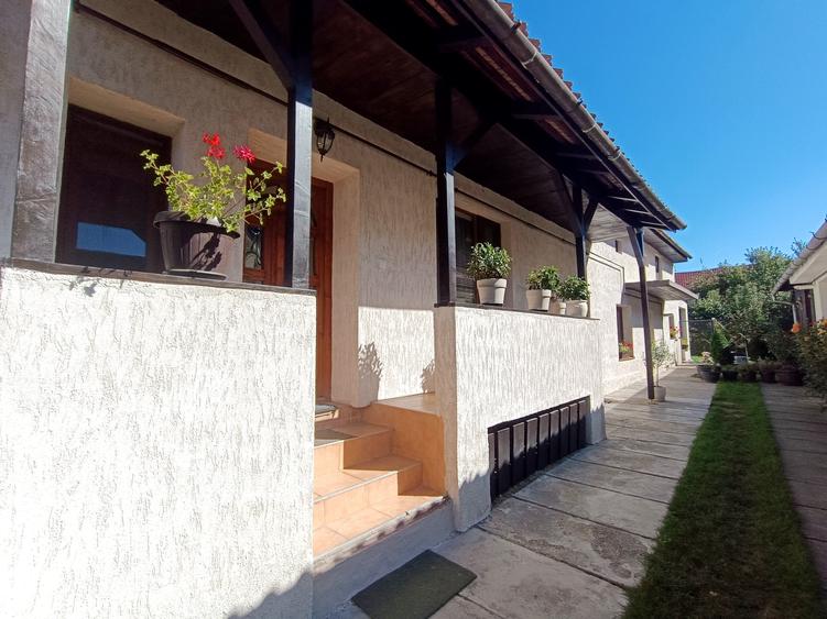 Casă cu 5 camere cu Canalizare în Vulcan