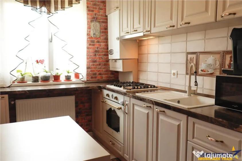 Apartament cu 2 camere decomandat în Central