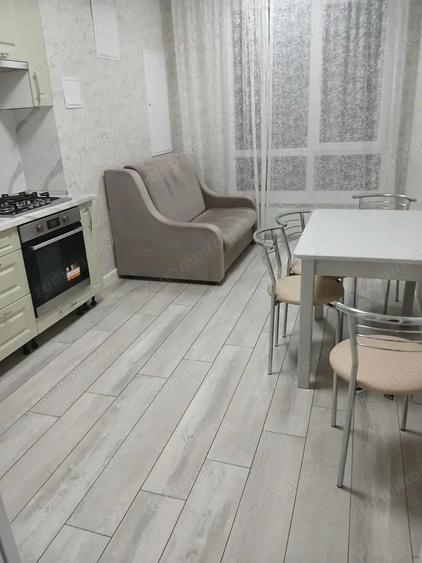Garsonieră decomandată în Plopi