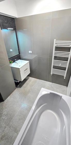 Apartament cu 2 camere decomandat în Valea Adâncă