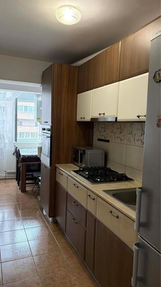 Apartament cu 3 camere decomandat în George Enescu