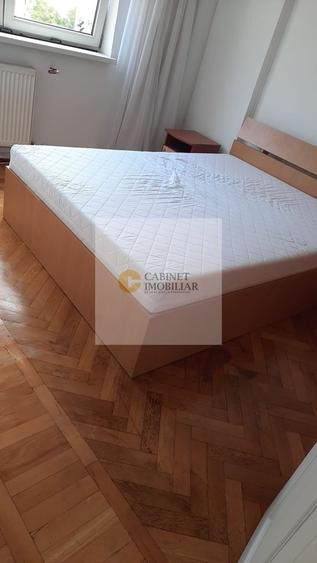 Apartament cu 2 camere semidecomandat, mobilat în Cișmigiu