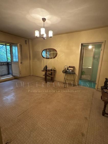 Apartament cu 3 camere decomandat în Rahova