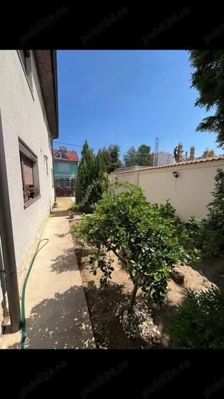 Casă cu 6 camere cu Teren 300 Mp în Central