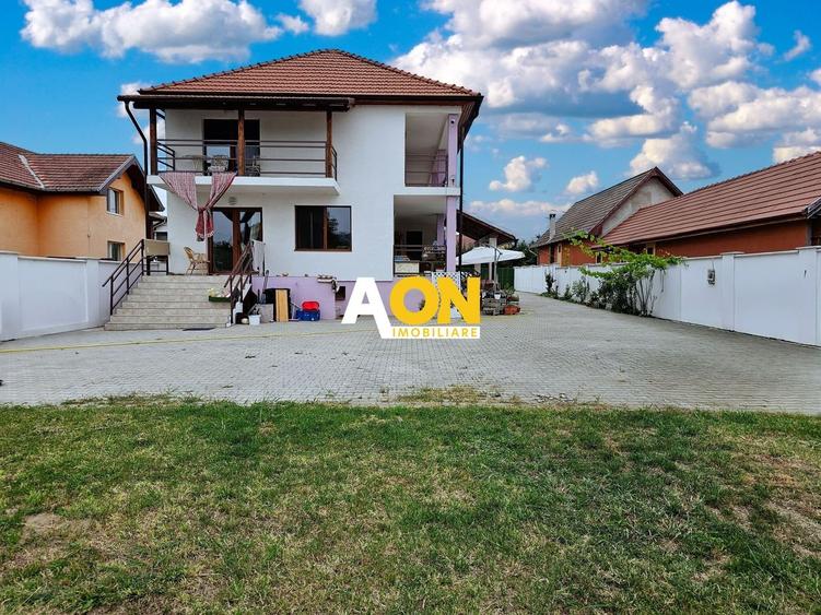 Casă individuală cu 6 camere cu Canalizare în Bărăbanț