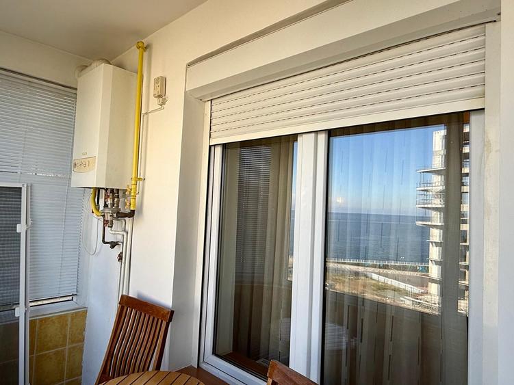 Apartament cu 3 camere decomandat în Cazino