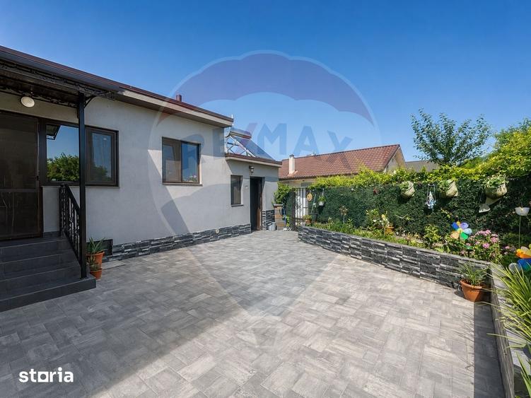 Casă cu 5 camere cu Teren 248 Mp în Corbu