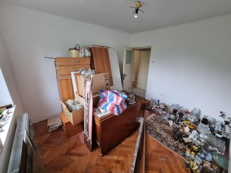 Apartament cu 3 camere semidecomandat în Tomis I