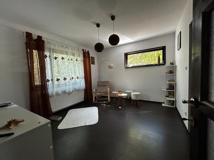 Casă individuală cu 3 camere cu Teren 500 Mp în Uricani